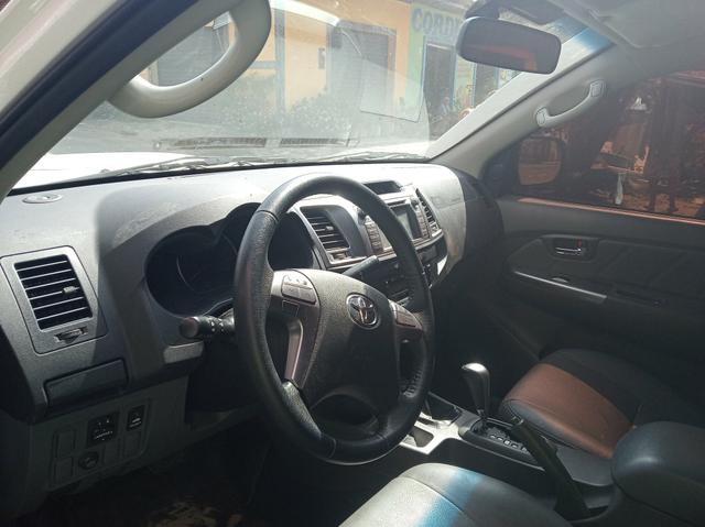 Toyota hilux srv diesel 4/4 automatica 2015 - Foto 2