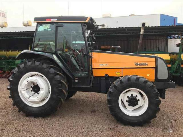 Trator Valtra BM 110