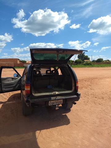 Vendo Blazer S10 Dlx, cor azul, Ano 97/98 turbo diesel 4x2 - Foto 2