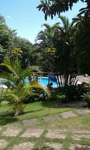 Chácara com triplex, área para festas com 3 piscinas e vagas p/ mais de 40 automóveis!! - Foto 5