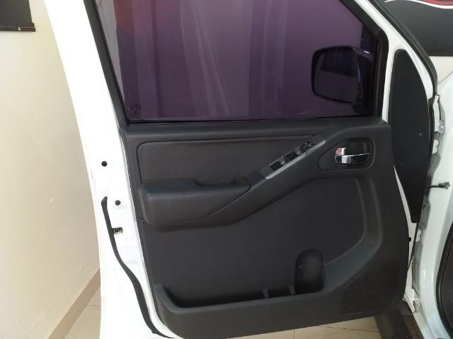 Nissan Frontier SL 2.5 TD CD 4x4 (aut) - Foto 8