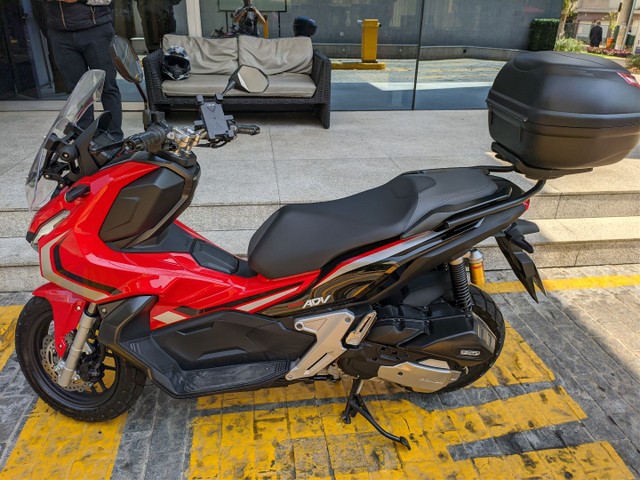 HONDA ADV