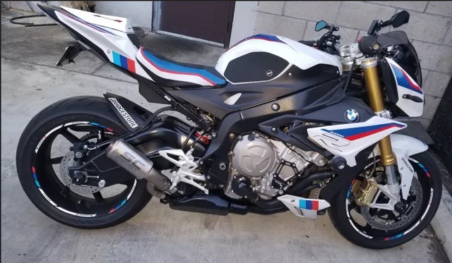 BMW S1000R SEMI-NOVO