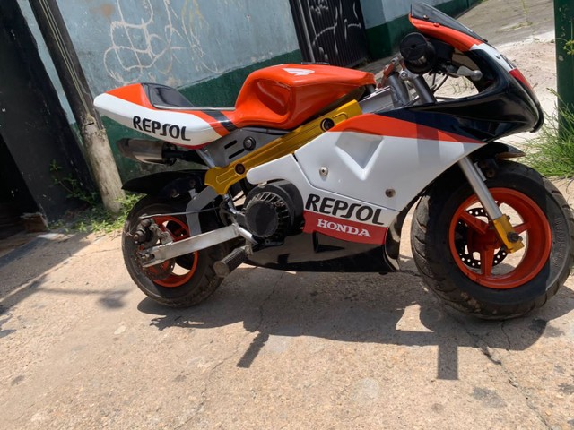 VENDO ESTA MINI MOTO ESTILO REPSOL