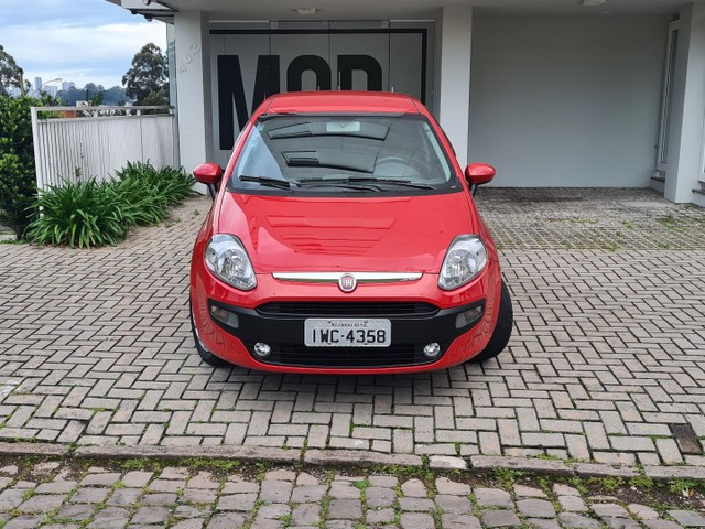FIAT PUNTO ATTRACTIVE 1.4 MANUAL 2015