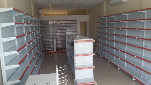 Gôndolas de aço - Foto 2