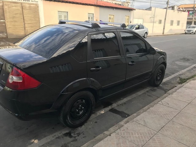FIESTA SEDAN 1.6 COMPLETO
