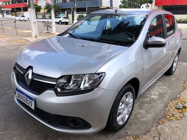 RENAULT SANDERO SUPER CONSERVADO IPVA PAGO