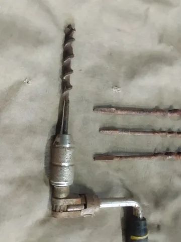 Furadeira antiga,Pua,com as brocas. - Foto 4