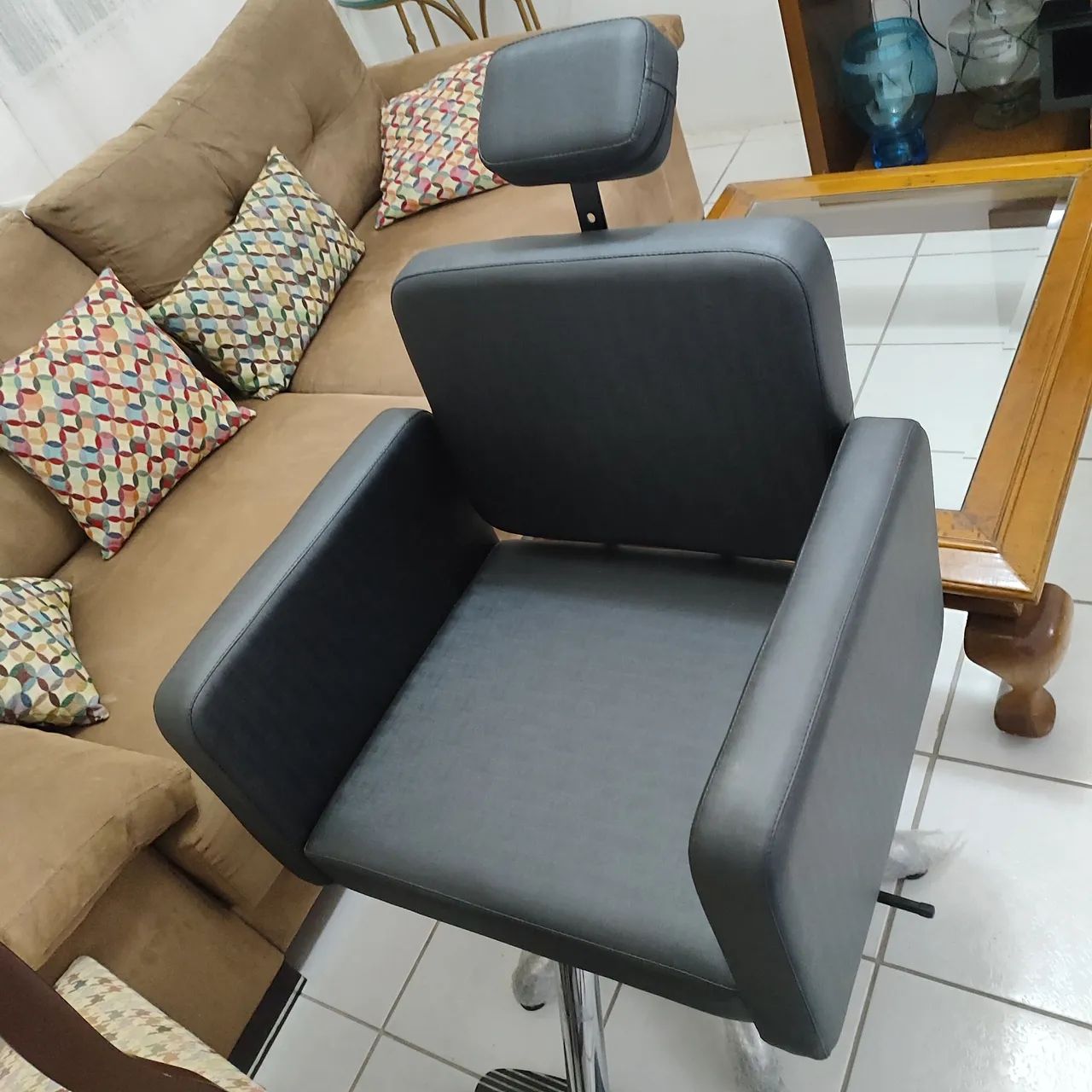 Cadeira de Salão Barbearia estilo poltrona - Foto 3