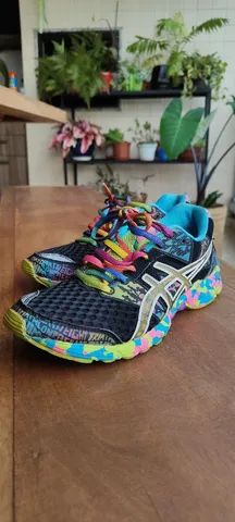Tênis feminino Asics NOOSA TRI 8