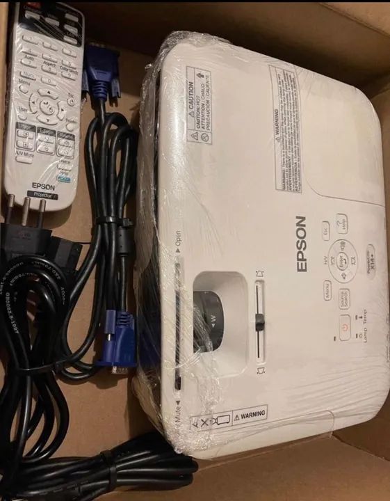 Projetor e Data show profissional Epson X14 Hdmi 