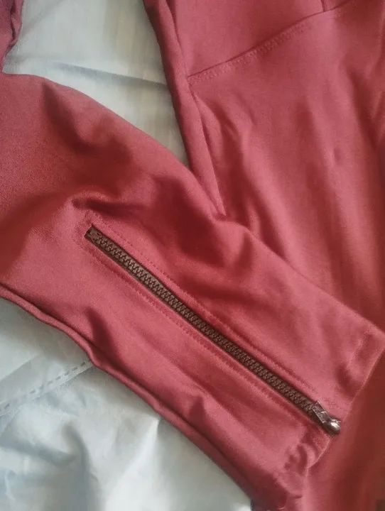 Calça 3 zíper bordô  - Foto 3