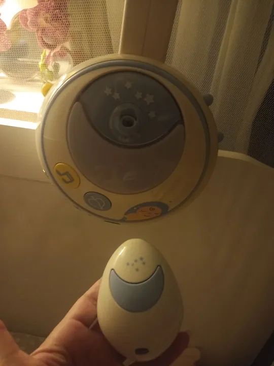 Móbile berço Chicco com projetor - Foto 3