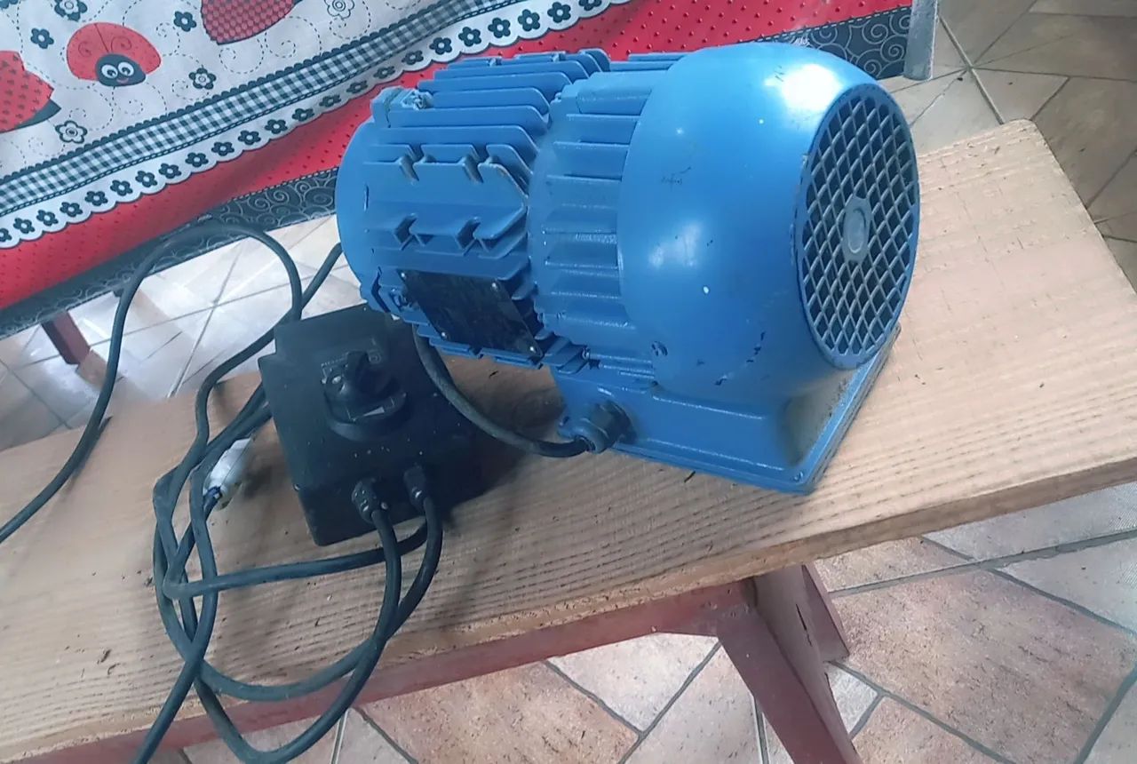 Motor Elétrico weg 1cv 220v - Foto 2