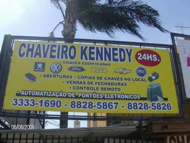 Lona com ilhós personalizada.