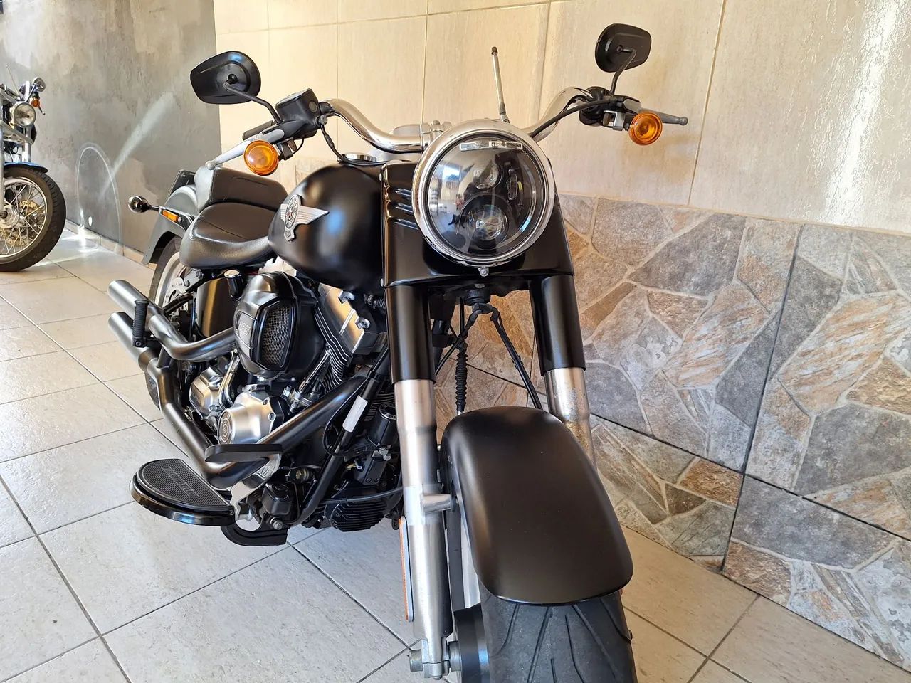 Harley Fat Boy Special troco e financio aceito carro ou moto maior ou menor valor - Foto 3