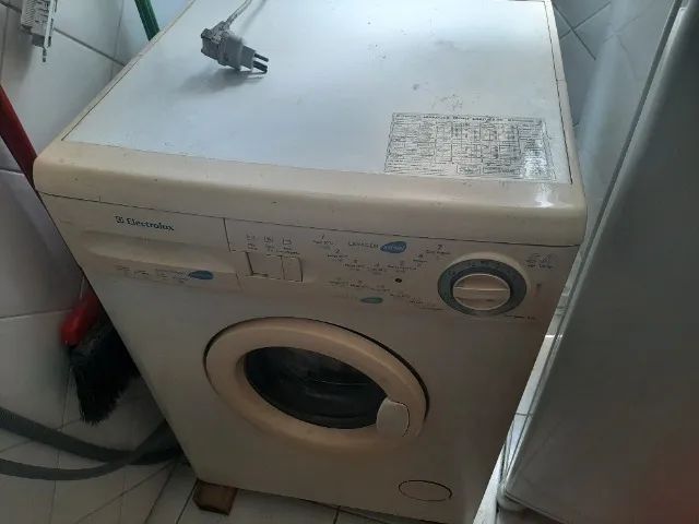 Maquina de lavar Eletrolux branca - Foto 4