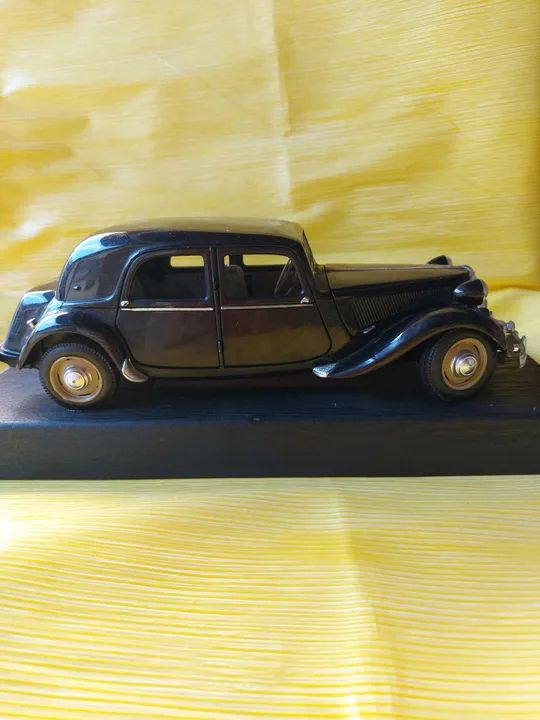 Citroën 15CV 6 Cyl (1952) Maisto - Foto 2