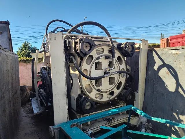 Máquina Injetora Plastico Meglio 1320/240 ano 2016 - Foto 3