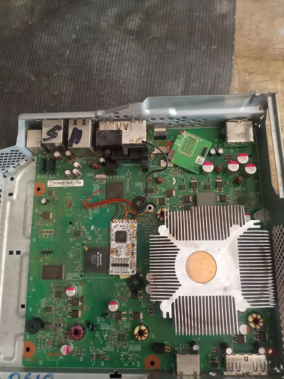 Placa mãe xbox360 Leia o anúncio.