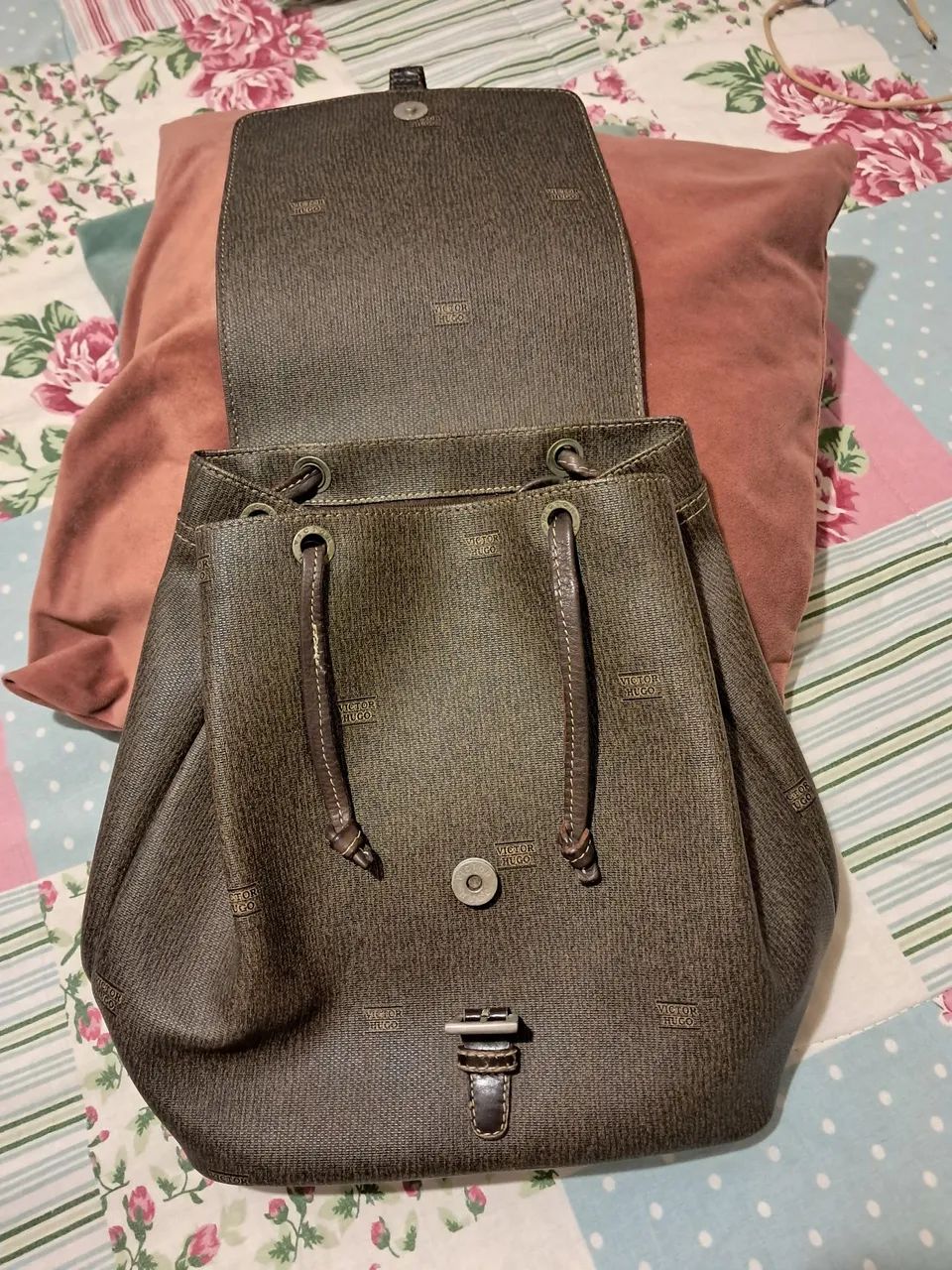 Mochila/Bolsa  Victor Hugo Marrom - Foto 3