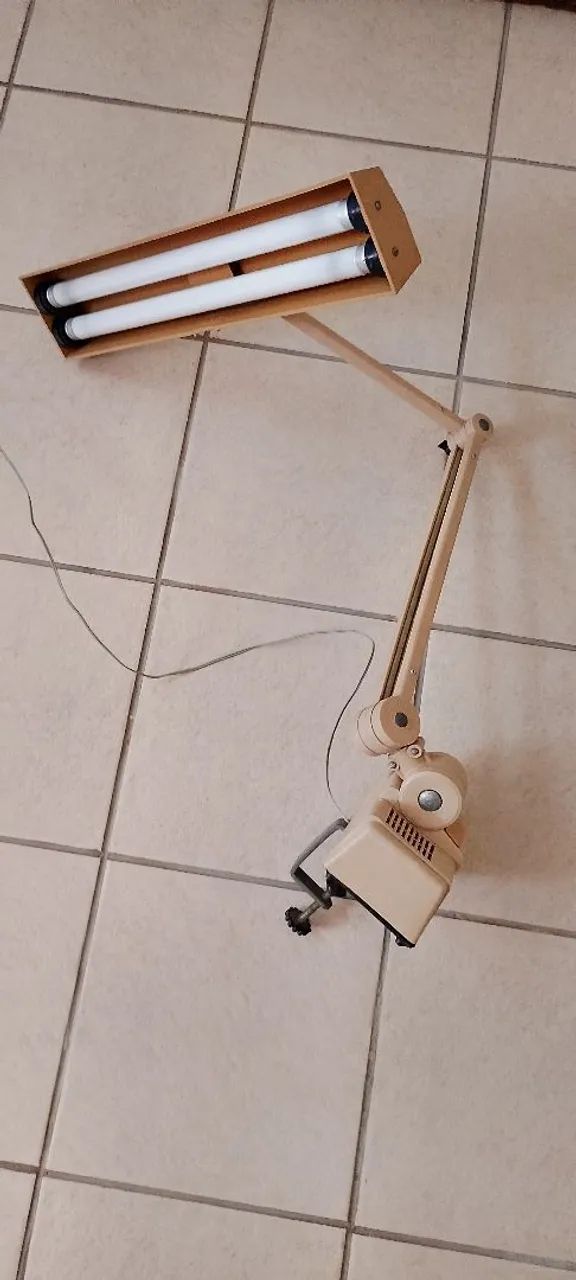 Luminária antiga de mesa - Foto 3