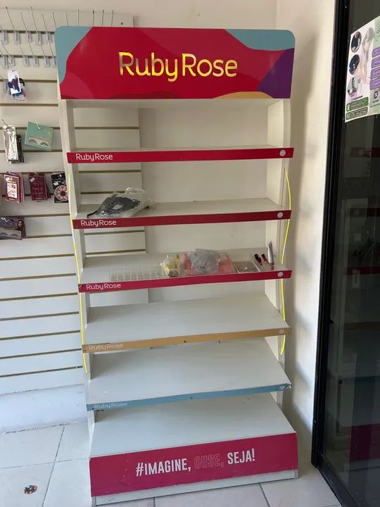Expositor de produtos Ruby Rose