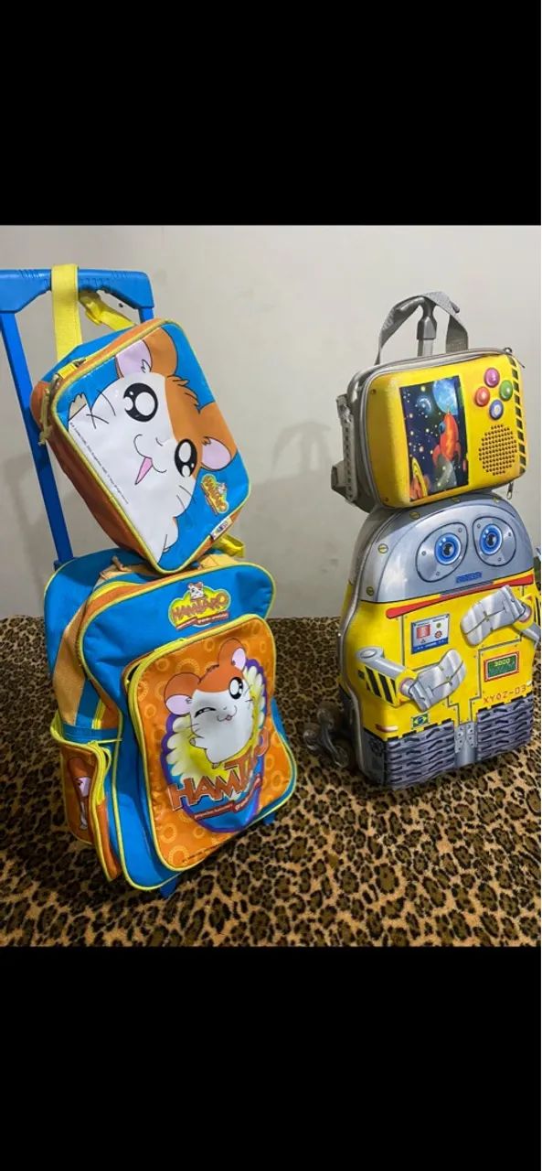 Vendo  mochilas infantis c rodinhas 