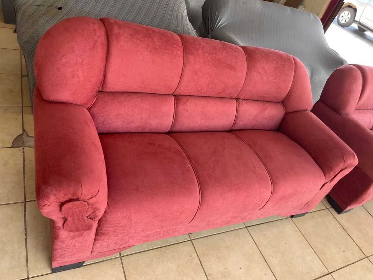 Sofá 2 e 3 Lugares NOVO 64962680849281121