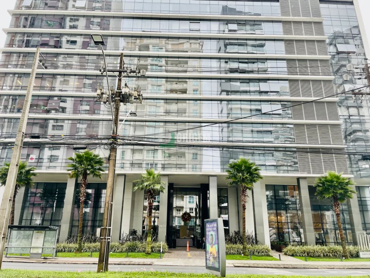 Conjunto no melhor endereço de Curitiba.