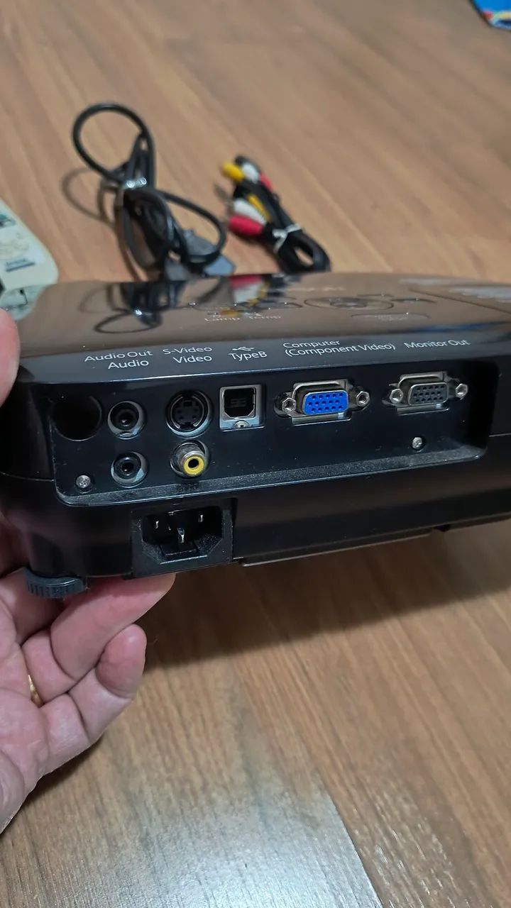 Projetor Epson Power lite S8+ - com Acessórios e Bolsa de Transporte - Foto 5