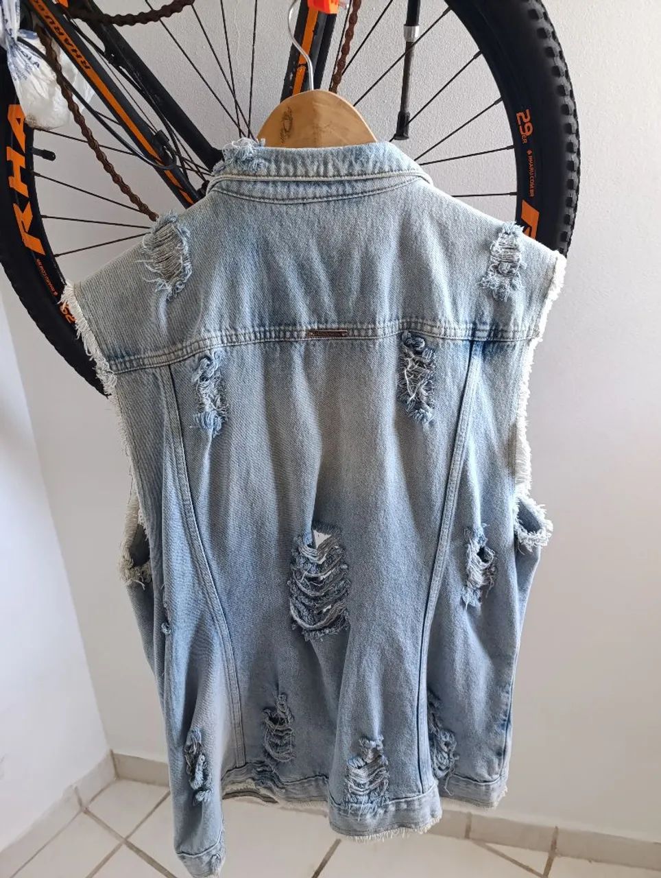 Colete Jeans Destroyed Feminino - Foto 2