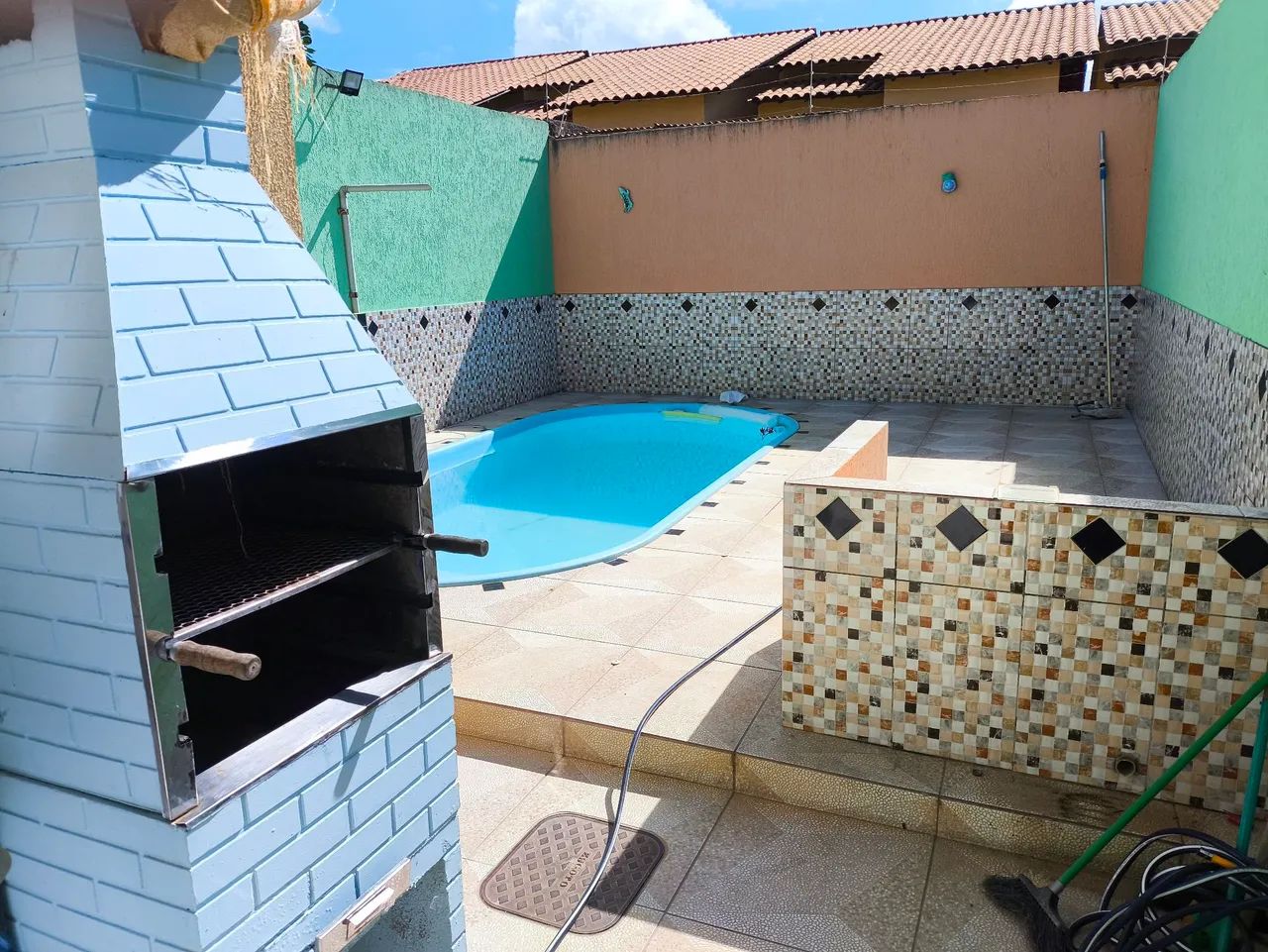 VENDO CASA JARDIM INGÁ R$ 88.000, PRESTAÇÃO 560,00, COM PISCINA. WHATSAPP *. - Foto 2
