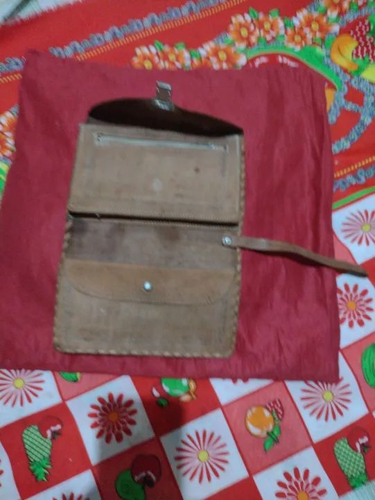 Bolsa de mão marrom vintage em couro - Foto 2