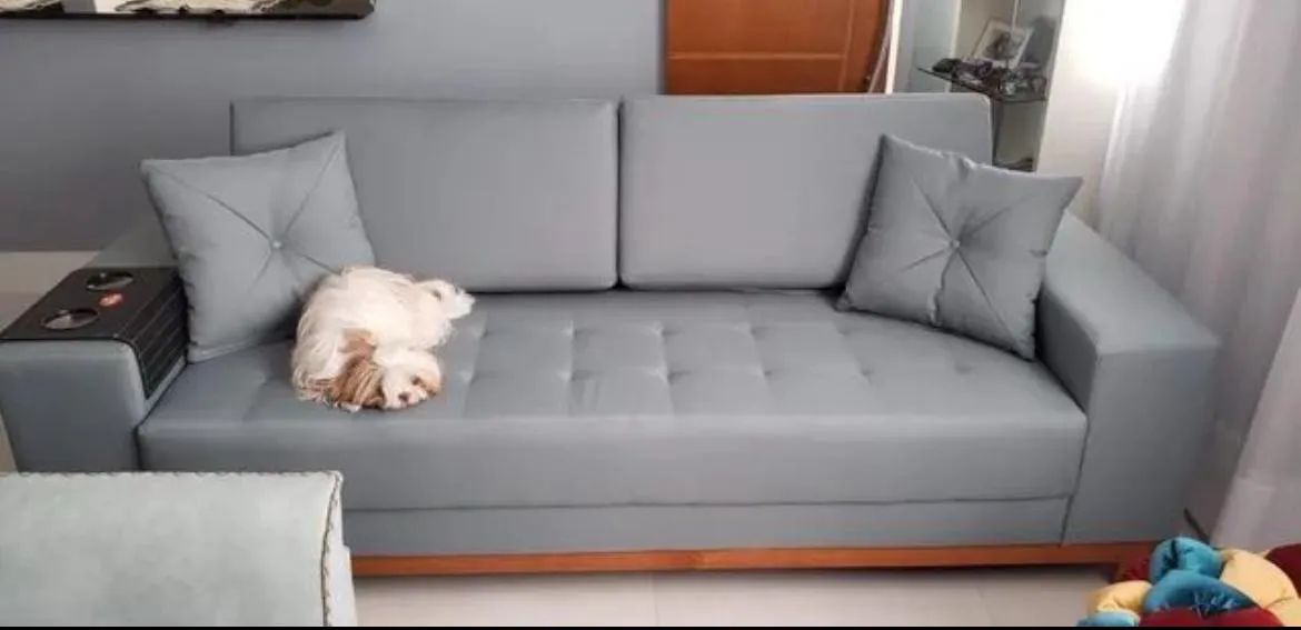 Sofá 3 lugares confortável e moderno
