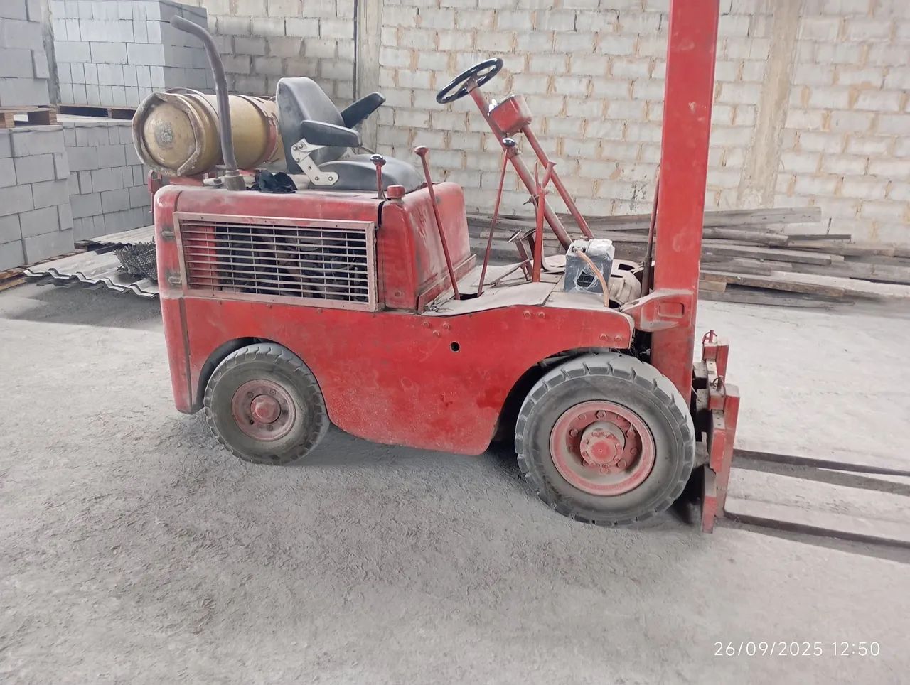 Empilhadeira a combustão 