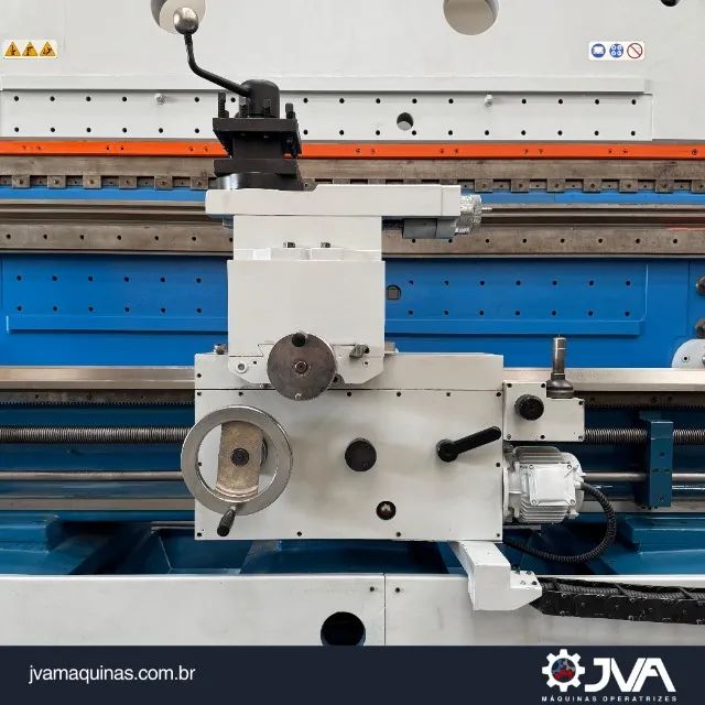 TORNO MECÂNICO ROMI E-55B X 4000 MM - Máquinas para produção