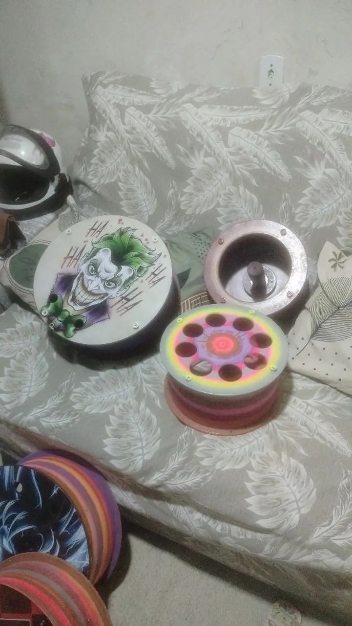 Carretilha pra pipas com cores vibrantes - Foto 3
