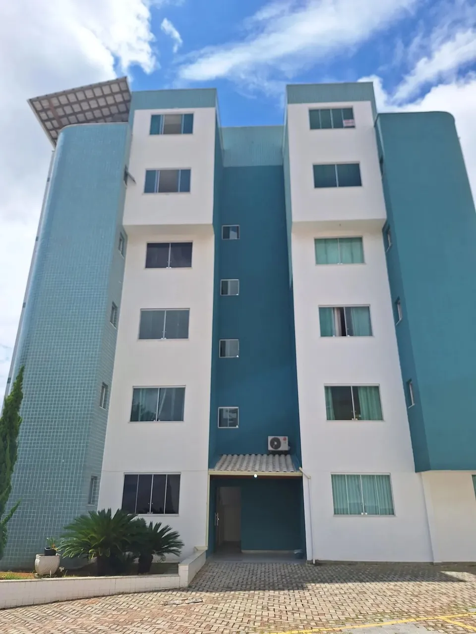 Cobertura para aluguel tem 100 metros quadrados com 2 quartos