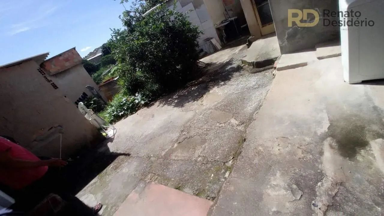 TERRENO 360M² COM CASA - LOJA E BARRACÕES