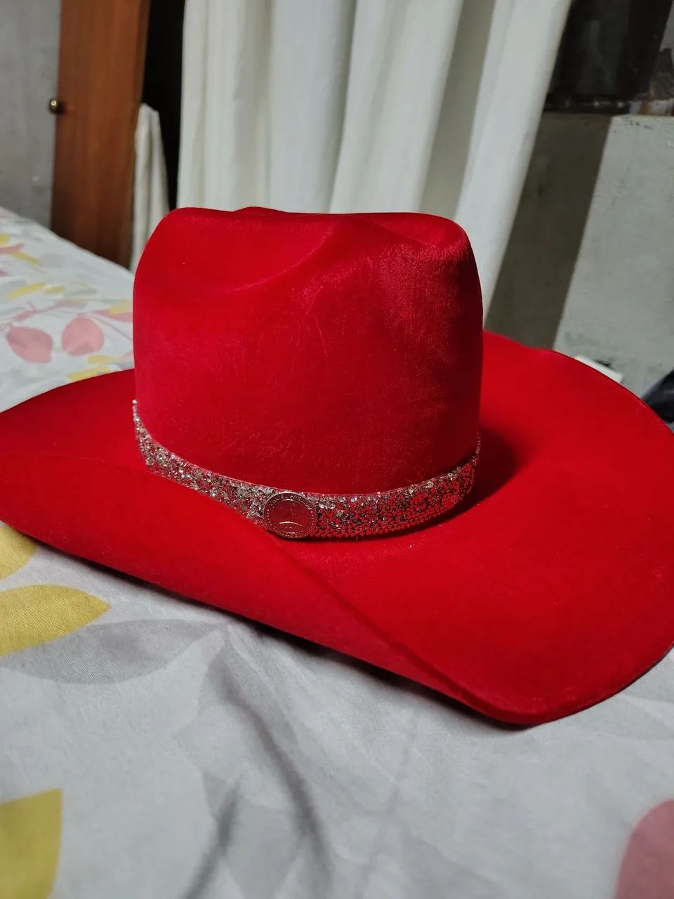 Chapéu de Cowboy Vermelho com Cascalhos - Foto 4
