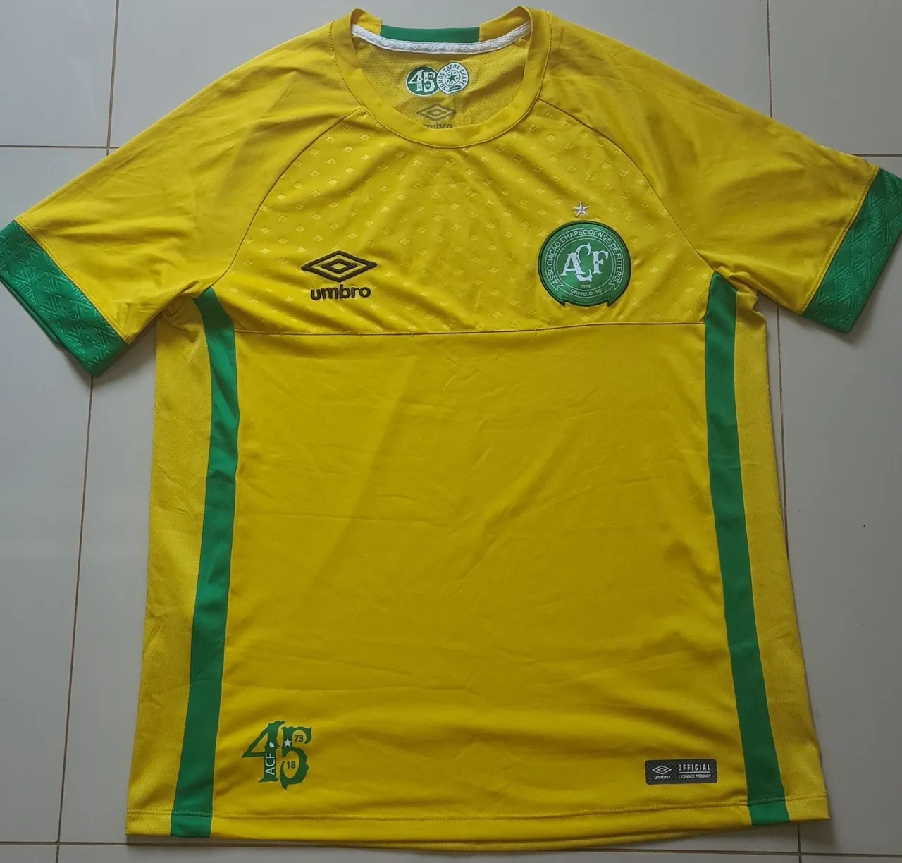 Camisa Chapecoense Umbro de Goleiro Amarela