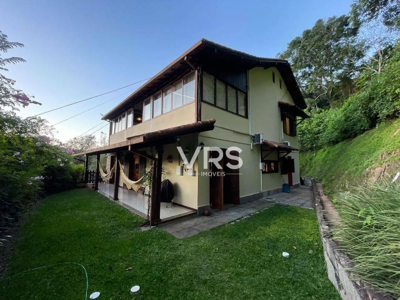 Casa com 3 dormitórios à venda, 231 m² por R$ 1.200.000,00 - Panorama - Teresópolis/RJ
