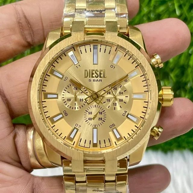 Relógio DIESEL 5 BAR DOURADO Referência DZ 4590  - Foto 5