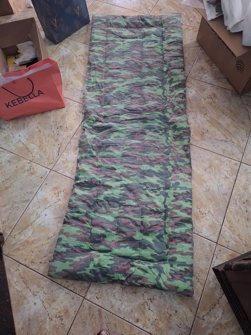 Colchão de acampamento