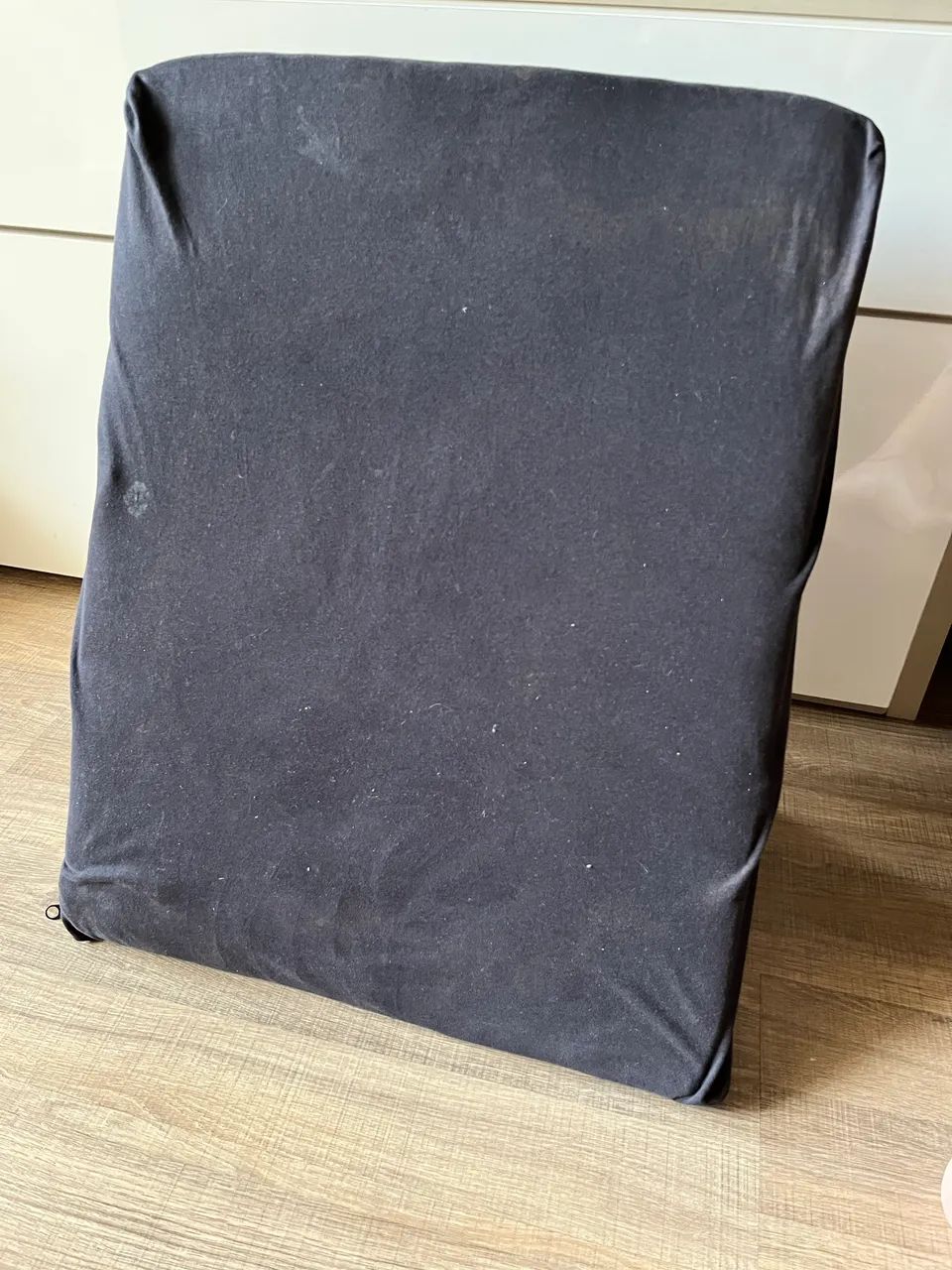 Almofada triangular para pernas e coluna