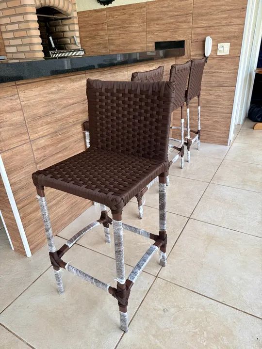 Banquetas em alumínio toda revestida em corda nautica marrom 590 cada - Foto 2
