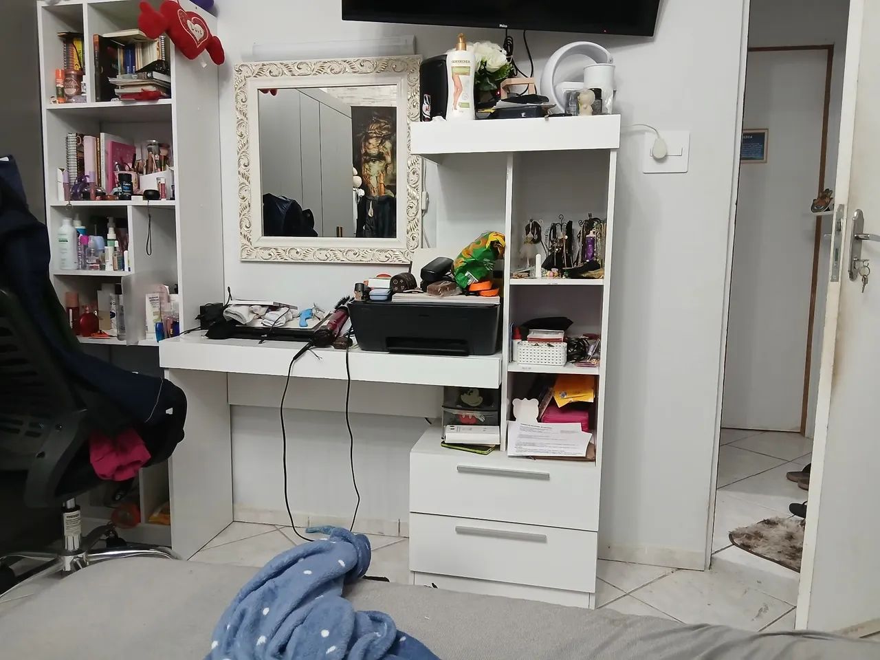 Penteadeira sem espelho. Em perfeito estado