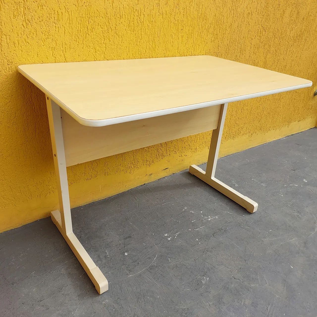Mesa escritorio marfim - Foto 3